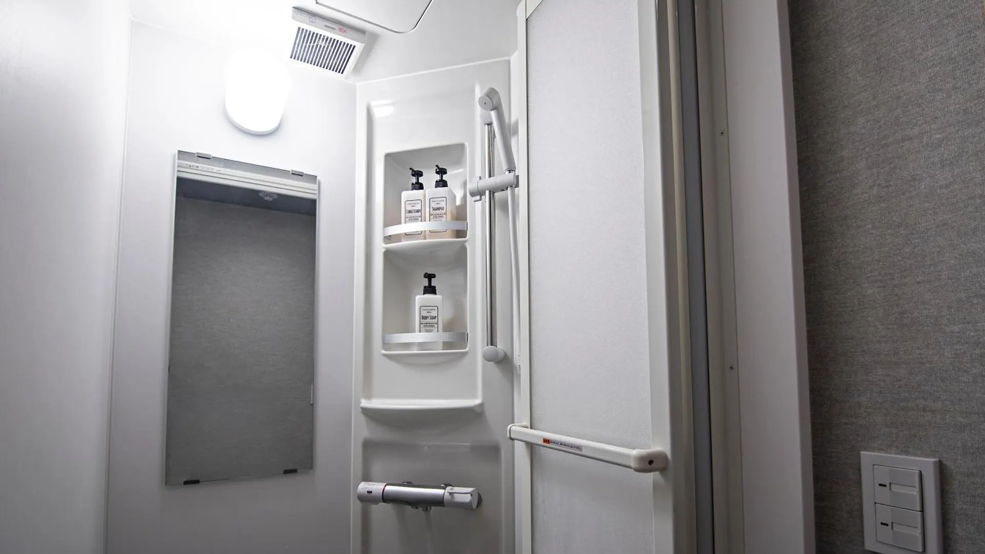אוסקה Home新町-四ツ橋駅まで徒歩2分 新築ホテル仕様 オシャレ満喫な街 Orangestreetまで徒歩7分 心斎橋難波梅田電車直結 0*,